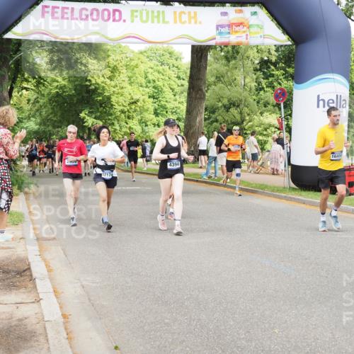 29.06.2025 - hella hamburg halbmarathon MichiJ http://msf.ph/oto/8281824 29.06.2025 10:58:03 Zwischen KM18-KM19 1893, 2904, 3176, 4394, 7462, 10283, 13610, 15085, 16456, 17174 meine-sportfotos.de