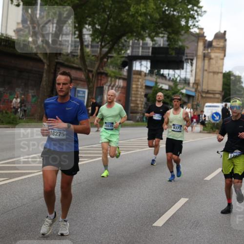 29.06.2025 - hella hamburg halbmarathon Yannick Fuchs http://msf.ph/oto/8281829 29.06.2025 10:37:28 20KM 1353, 1675, 1735, 2653, 4229, 4318, 5011, 5124, 5477, 7026, 9364, 9371, 9534, 10099, 10251, 11177, 12723, 12839, 13746, 13807, 14226, 14447, 14560, 14813, 15255, 15328, 15535, 15706, 15851, 15921, 16333, 17733, 17911, 18004, 18274, 18275, 18304, 18449, 18659, 18680, 18987, 19009, 19229 meine-sportfotos.de