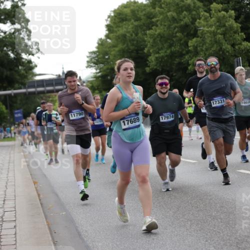29.06.2025 - hella hamburg halbmarathon Jannik Wohlers http://msf.ph/oto/8281831 29.06.2025 10:35:08 Lombardsbrücke 1730, 1786, 1821, 2001, 2198, 2425, 2787, 4333, 4703, 4704, 4965, 5147, 5240, 5793, 6365, 6381, 6746, 6859, 6867, 7382, 8249, 8296, 8567, 9342, 9470, 9803, 9806, 10393, 10565, 10652, 11838, 11839, 12026, 12326, 12338, 12851, 13240, 13505, 13805, 14402, 14684, 15032, 15211, 16690, 16710, 17289, 17331, 17689, 17868, 17883, 17935, 17974, 17998, 18036, 18269, 18292, 18361, 18912, 19061 meine-sportfotos.de