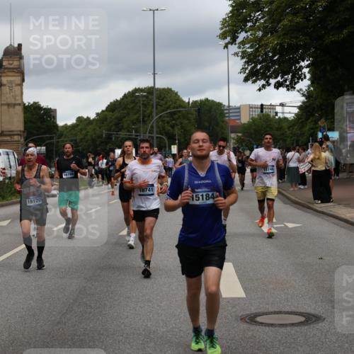 29.06.2025 - hella hamburg halbmarathon Yannick Fuchs http://msf.ph/oto/8281841 29.06.2025 10:49:47 20KM 1130, 1180, 1193, 2982, 3048, 3058, 3668, 4951, 5465, 5672, 6569, 6591, 6924, 7594, 7742, 7976, 8255, 8311, 8639, 8863, 9361, 9562, 11039, 11309, 12196, 12515, 13474, 14363, 14365, 14461, 15184, 15484, 15818, 15884, 16176, 16375, 16401, 16434, 16521, 16786, 17259, 17615, 17640, 17642, 17734, 18064, 18125, 18212, 18325, 18340, 18495, 18741, 18746, 18835, 19120, 19152 meine-sportfotos.de