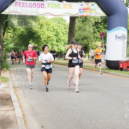 29.06.2025 - hella hamburg halbmarathon MichiJ http://msf.ph/oto/8281897 29.06.2025 10:58:04 Zwischen KM18-KM19 1893, 2904, 3176, 4394, 7462, 8854, 10283, 10610, 13610, 15085, 16456, 17174 meine-sportfotos.de