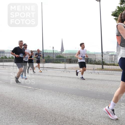 29.06.2025 - hella hamburg halbmarathon Lena Gebhardt http://msf.ph/oto/8281925 29.06.2025 10:35:21 Lombardsbrücke 11233, 12062, 1284, 11320, 1578, 1284, 1497, 1717, 1786, 1821, 1849, 2001, 2198, 2376, 2751, 2787, 3409, 3828, 3958, 4333, 4564, 4703, 4704, 4884, 4965, 5027, 5147, 5240, 5531, 5793, 6029, 6189, 6365, 6379, 6381, 6397, 6471, 6746, 6803, 6859, 6867, 7267, 7299, 7382, 7927, 8249, 8296, 8567, 9248, 9342, 9470, 10358, 10393, 10464, 10531, 10565, 10606, 10652, 11233, 11320, 11359, 11565, 11838, 11839, 11886, 12019, 12026, 12062, 12326 meine-sportfotos.de