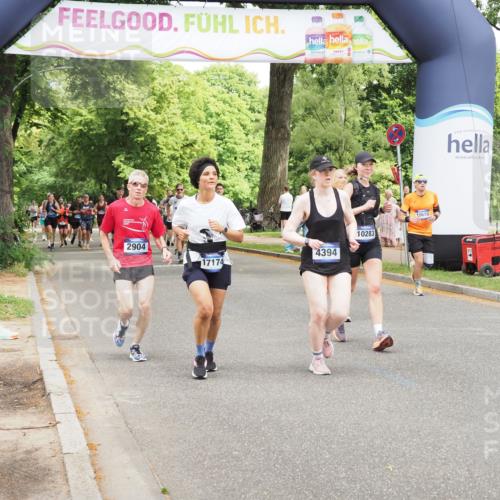 29.06.2025 - hella hamburg halbmarathon MichiJ http://msf.ph/oto/8281953 29.06.2025 10:58:05 Zwischen KM18-KM19 1893, 2904, 3176, 4394, 7462, 8854, 10283, 10610, 13610, 15085, 16456, 16709, 17174 meine-sportfotos.de