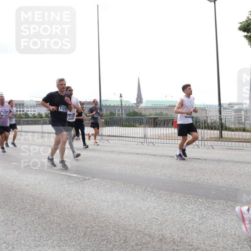 29.06.2025 - hella hamburg halbmarathon Lena Gebhardt http://msf.ph/oto/8281966 29.06.2025 10:35:21 Lombardsbrücke 49, 1284, 11233, 11320, 157, 1284, 1497, 1717, 1786, 1821, 1849, 2001, 2198, 2376, 2751, 2787, 3409, 3828, 3958, 4333, 4564, 4703, 4704, 4884, 4965, 5027, 5147, 5240, 5531, 5793, 6029, 6189, 6365, 6379, 6381, 6397, 6471, 6746, 6803, 6859, 6867, 7267, 7299, 7382, 7927, 8249, 8296, 8567, 9248, 9342, 9470, 10358, 10393, 10464, 10531, 10565, 10606, 10652, 11233, 11320, 11359, 11565, 11838, 11839, 11886, 12019, 12026, 12062, 12326 meine-sportfotos.de