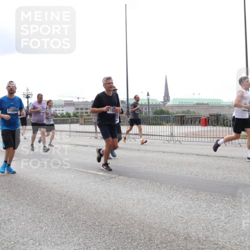 29.06.2025 - hella hamburg halbmarathon Lena Gebhardt http://msf.ph/oto/8282017 29.06.2025 10:35:21 Lombardsbrücke 13414, 17749, 11886, 12, 1284, 1497, 1717, 1786, 1821, 1849, 2001, 2198, 2376, 2751, 2787, 3409, 3828, 3958, 4333, 4564, 4703, 4704, 4884, 4965, 5027, 5147, 5240, 5531, 5793, 6029, 6189, 6365, 6379, 6381, 6397, 6471, 6746, 6803, 6859, 6867, 7267, 7299, 7382, 7927, 8249, 8296, 8567, 9248, 9342, 9470, 10358, 10393, 10464, 10531, 10565, 10606, 10652, 11233, 11320, 11359, 11565, 11838, 11839, 11886, 12019, 12026, 12062, 12326 meine-sportfotos.de