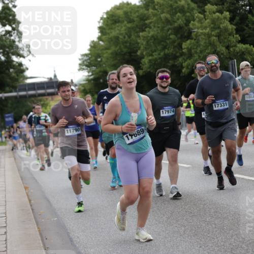 29.06.2025 - hella hamburg halbmarathon Jannik Wohlers http://msf.ph/oto/8282020 29.06.2025 10:35:09 Lombardsbrücke 1730, 1786, 1821, 2001, 2425, 2787, 4333, 4703, 4704, 4965, 5147, 5240, 5793, 6365, 6381, 6746, 6859, 6867, 7382, 8249, 8567, 9342, 9470, 9803, 9806, 10393, 10565, 10652, 11838, 11839, 12026, 12326, 12851, 13240, 13505, 13805, 13899, 14402, 14684, 15032, 16690, 16710, 17289, 17331, 17689, 17868, 17883, 17935, 17974, 17996, 17998, 18036, 18269, 18292, 18361, 18912 meine-sportfotos.de