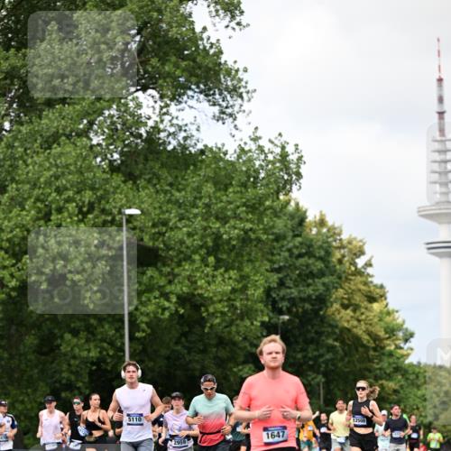 29.06.2025 - hella hamburg halbmarathon Dr. Thomas Lammeyer http://msf.ph/oto/8282042 29.06.2025 10:36:55 Kennedybrücke 1237, 1647, 1732, 2059, 2268, 2959, 3221, 3391, 3653, 3660, 3670, 3708, 3753, 4096, 4555, 5110, 5156, 5871, 6642, 6861, 7135, 7387, 7531, 7749, 7750, 7789, 8170, 8840, 8914, 9010, 9034, 9188, 9471, 9542, 9765, 9812, 10002, 10203, 10470, 10624, 10770, 11076 meine-sportfotos.de