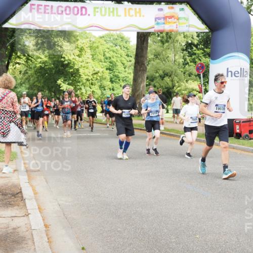 29.06.2025 - hella hamburg halbmarathon MichiJ http://msf.ph/oto/8282055 29.06.2025 10:58:09 Zwischen KM18-KM19 2904, 4394, 7809, 7810, 8854, 10283, 10610, 15570, 16456, 16709, 17174, 19035 meine-sportfotos.de