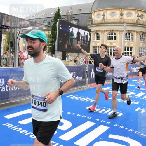 29.06.2025 - hella hamburg halbmarathon Michael Strokosch http://msf.ph/oto/8282059 29.06.2025 10:54:42 Ziel 1125, 1496, 3310, 5259, 7478, 8449, 9012, 10040, 10368, 10376, 12489, 14239, 15389, 15408, 15584, 17231, 17765, 19000 meine-sportfotos.de