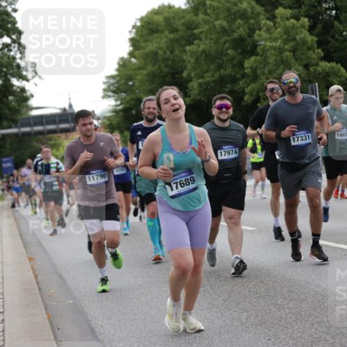 29.06.2025 - hella hamburg halbmarathon Jannik Wohlers http://msf.ph/oto/8282077 29.06.2025 10:35:09 Lombardsbrücke 1730, 1786, 1821, 2001, 2425, 2787, 4333, 4703, 4704, 4965, 5147, 5240, 5793, 6365, 6381, 6746, 6859, 6867, 7382, 8249, 8567, 9342, 9470, 9803, 9806, 10393, 10565, 10652, 11838, 11839, 12026, 12326, 12851, 13240, 13505, 13805, 13899, 14402, 14684, 15032, 16690, 16710, 17289, 17331, 17689, 17868, 17883, 17935, 17974, 17996, 17998, 18036, 18269, 18292, 18361, 18912 meine-sportfotos.de