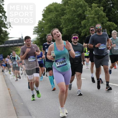 29.06.2025 - hella hamburg halbmarathon Jannik Wohlers http://msf.ph/oto/8282120 29.06.2025 10:35:09 Lombardsbrücke 1730, 1786, 1821, 2001, 2425, 2787, 4333, 4703, 4704, 4965, 5147, 5240, 5793, 6365, 6381, 6746, 6859, 6867, 7382, 8249, 8567, 9342, 9470, 9803, 9806, 10393, 10565, 10652, 11838, 11839, 12026, 12326, 12851, 13240, 13505, 13805, 13899, 14402, 14684, 15032, 16690, 16710, 17289, 17331, 17689, 17868, 17883, 17935, 17974, 17996, 17998, 18036, 18269, 18292, 18361, 18912 meine-sportfotos.de