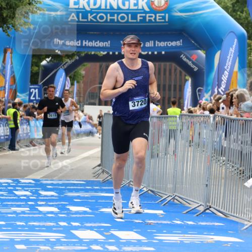 29.06.2025 - hella hamburg halbmarathon Strokosch-Dieckow http://msf.ph/oto/8282130 29.06.2025 10:22:32 Ziel 2618, 3720 meine-sportfotos.de