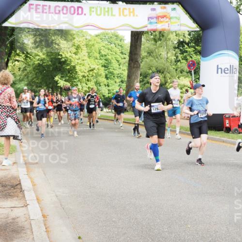 29.06.2025 - hella hamburg halbmarathon MichiJ http://msf.ph/oto/8282167 29.06.2025 10:58:10 Zwischen KM18-KM19 1020, 2904, 7809, 7810, 8854, 10283, 10610, 12938, 15570, 16456, 16709, 17174, 19035 meine-sportfotos.de