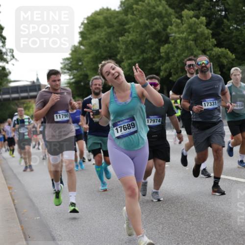 29.06.2025 - hella hamburg halbmarathon Jannik Wohlers http://msf.ph/oto/8282168 29.06.2025 10:35:09 Lombardsbrücke 1730, 1786, 1821, 2001, 2425, 2787, 4333, 4703, 4704, 4965, 5147, 5240, 5793, 6365, 6381, 6746, 6859, 6867, 7382, 8249, 8567, 9342, 9470, 9803, 9806, 10393, 10565, 10652, 11838, 11839, 12026, 12326, 12851, 13240, 13505, 13805, 13899, 14402, 14684, 15032, 16690, 16710, 17289, 17331, 17689, 17868, 17883, 17935, 17974, 17996, 17998, 18036, 18269, 18292, 18361, 18912 meine-sportfotos.de