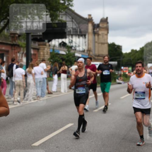 29.06.2025 - hella hamburg halbmarathon Yannick Fuchs http://msf.ph/oto/8282251 29.06.2025 10:49:48 20KM 1130, 1180, 1193, 2982, 3042, 3048, 3058, 3668, 4951, 5465, 5672, 6569, 6591, 6924, 7594, 7742, 7976, 8255, 8311, 8639, 8863, 9361, 9562, 11039, 11309, 11638, 12196, 12515, 13474, 14363, 14365, 14461, 15184, 15484, 15818, 15884, 16176, 16375, 16401, 16434, 16521, 16786, 17259, 17615, 17640, 17642, 17734, 18064, 18125, 18212, 18325, 18340, 18495, 18741, 18746, 18835, 19120, 19152 meine-sportfotos.de