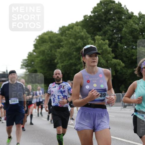 29.06.2025 - hella hamburg halbmarathon Jannik Wohlers http://msf.ph/oto/8282257 29.06.2025 10:35:17 Lombardsbrücke 1108, 1336, 1730, 1786, 2001, 2352, 2425, 2787, 2811, 3243, 4333, 4902, 4965, 5147, 5240, 6021, 6381, 6746, 6867, 7304, 7382, 8333, 9342, 9470, 9803, 9806, 9819, 10119, 10567, 10652, 12026, 12097, 12408, 12851, 12869, 13240, 13318, 13505, 13899, 14402, 14684, 15032, 16487, 17289, 17331, 17689, 17817, 17868, 17883, 17974, 17996, 17998, 18036, 18292, 18361, 18524, 18570, 18688 meine-sportfotos.de