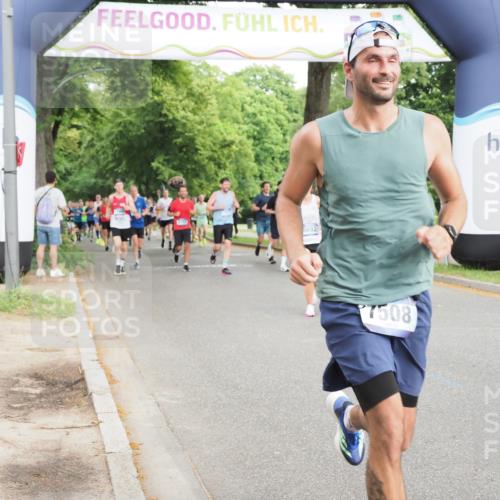 29.06.2025 - hella hamburg halbmarathon MichiJ http://msf.ph/oto/8282264 29.06.2025 10:32:15 Zwischen KM18-KM19 1558, 3146, 4991, 5692, 7508, 8145, 8900, 9081, 10930, 11153, 11346, 12438, 13348, 14690, 15185 meine-sportfotos.de