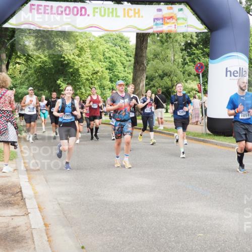 29.06.2025 - hella hamburg halbmarathon MichiJ http://msf.ph/oto/8282362 29.06.2025 10:58:13 Zwischen KM18-KM19 1020, 1051, 3020, 5036, 7257, 7809, 7810, 12938, 13370, 15570, 16554, 16709, 19035 meine-sportfotos.de