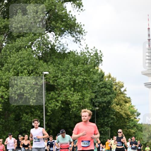 29.06.2025 - hella hamburg halbmarathon Dr. Thomas Lammeyer http://msf.ph/oto/8282387 29.06.2025 10:36:55 Kennedybrücke 1237, 1647, 1732, 2059, 2268, 2959, 3221, 3391, 3653, 3660, 3670, 3708, 3753, 4096, 4555, 5110, 5156, 5871, 6642, 6861, 7135, 7387, 7531, 7749, 7750, 7789, 8170, 8840, 8914, 9010, 9034, 9188, 9471, 9542, 9765, 9812, 10002, 10203, 10470, 10624, 10770, 11076 meine-sportfotos.de