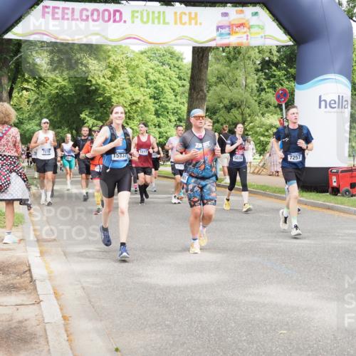 29.06.2025 - hella hamburg halbmarathon MichiJ http://msf.ph/oto/8282441 29.06.2025 10:58:13 Zwischen KM18-KM19 1020, 1051, 3020, 5036, 7257, 7809, 7810, 12938, 13370, 15570, 16554, 16709, 19035 meine-sportfotos.de