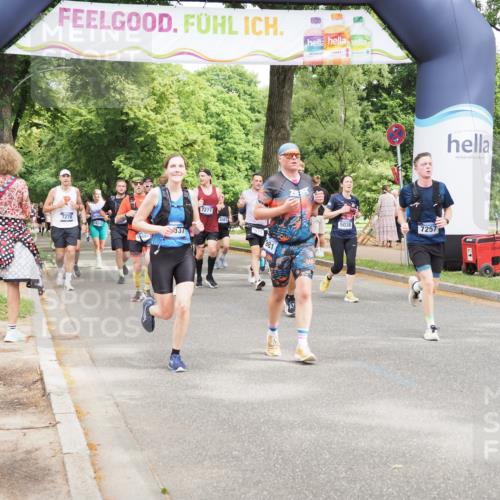 29.06.2025 - hella hamburg halbmarathon MichiJ http://msf.ph/oto/8282449 29.06.2025 10:58:13 Zwischen KM18-KM19 1020, 1051, 3020, 5036, 7257, 7809, 7810, 12938, 13370, 15570, 16554, 16709, 19035 meine-sportfotos.de