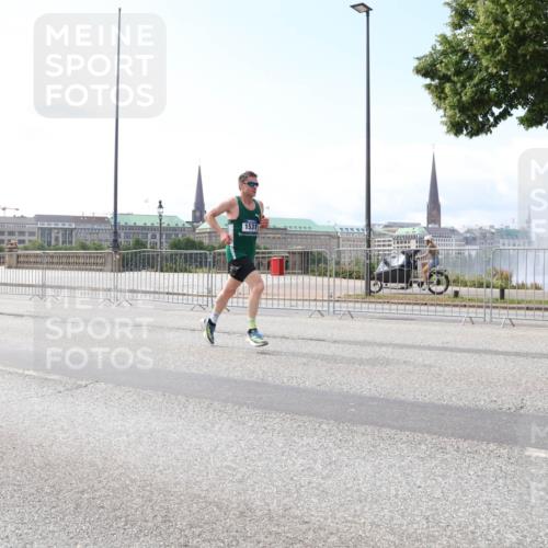 29.06.2025 - hella hamburg halbmarathon Lena Gebhardt http://msf.ph/oto/8282461 29.06.2025 10:11:38 Lombardsbrücke 1328, 1531, 1723, 1866, 1992, 3363, 3837, 4227, 5254, 5379, 5605, 7571, 8115, 8171, 8206, 8207, 8368, 8807, 8810, 9119, 9191, 9428, 10042, 10196, 10372, 10428, 11149, 11321, 11507, 11755, 11917, 12286, 12473, 13177, 13203, 13603, 13939, 13958, 14008, 14149, 14384, 15252, 15797, 15908, 15945, 16383, 17080, 17142, 17638, 17774, 17787, 17866, 18278, 18382, 19172, 19241 meine-sportfotos.de