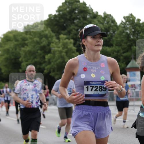 29.06.2025 - hella hamburg halbmarathon Jannik Wohlers http://msf.ph/oto/8282480 29.06.2025 10:35:17 Lombardsbrücke 1108, 1336, 1730, 1786, 2001, 2352, 2425, 2787, 2811, 3243, 4333, 4902, 4965, 5147, 5240, 6021, 6381, 6746, 6867, 7304, 7382, 8333, 9342, 9470, 9803, 9806, 9819, 10119, 10567, 10652, 12026, 12097, 12408, 12851, 12869, 13240, 13318, 13505, 13899, 14402, 14684, 15032, 16487, 17289, 17331, 17689, 17817, 17868, 17883, 17974, 17996, 17998, 18036, 18292, 18361, 18524, 18570, 18688 meine-sportfotos.de