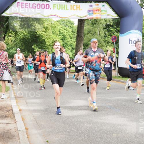 29.06.2025 - hella hamburg halbmarathon MichiJ http://msf.ph/oto/8282513 29.06.2025 10:58:14 Zwischen KM18-KM19 1020, 1051, 1981, 3020, 5036, 7017, 7257, 7277, 7809, 7810, 8275, 9917, 12456, 12938, 13370, 14413, 15570, 16554, 19035 meine-sportfotos.de