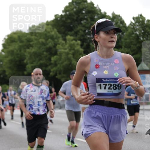 29.06.2025 - hella hamburg halbmarathon Jannik Wohlers http://msf.ph/oto/8282539 29.06.2025 10:35:17 Lombardsbrücke 1108, 1336, 1730, 1786, 2001, 2352, 2425, 2787, 2811, 3243, 4333, 4902, 4965, 5147, 5240, 6021, 6381, 6746, 6867, 7304, 7382, 8333, 9342, 9470, 9803, 9806, 9819, 10119, 10567, 10652, 12026, 12097, 12408, 12851, 12869, 13240, 13318, 13505, 13899, 14402, 14684, 15032, 16487, 17289, 17331, 17689, 17817, 17868, 17883, 17974, 17996, 17998, 18036, 18292, 18361, 18524, 18570, 18688 meine-sportfotos.de