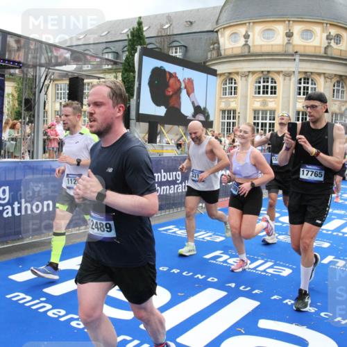 29.06.2025 - hella hamburg halbmarathon Michael Strokosch http://msf.ph/oto/8282691 29.06.2025 10:54:46 Ziel 1125, 1496, 2029, 2561, 3310, 6587, 7478, 8449, 9227, 10044, 12186, 12489, 13147, 14239, 15389, 15408, 15584, 17231, 17765, 19000 meine-sportfotos.de