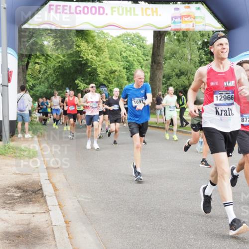 29.06.2025 - hella hamburg halbmarathon MichiJ http://msf.ph/oto/8282740 29.06.2025 10:32:19 Zwischen KM18-KM19 1415, 1558, 1697, 3907, 4310, 4991, 5692, 7093, 7508, 8063, 8145, 8722, 8900, 11648, 11848, 12966, 13348, 13807 meine-sportfotos.de