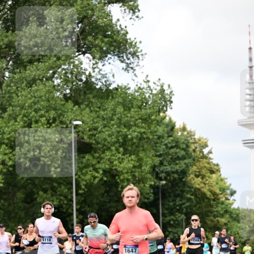 29.06.2025 - hella hamburg halbmarathon Dr. Thomas Lammeyer http://msf.ph/oto/8282753 29.06.2025 10:36:56 Kennedybrücke 1237, 1647, 1732, 2059, 2268, 2384, 2959, 3221, 3391, 3653, 3660, 3670, 3708, 3753, 4096, 4555, 5110, 5156, 5581, 5871, 6642, 6861, 7135, 7387, 7531, 7749, 7750, 7789, 8170, 8839, 8840, 8914, 9010, 9034, 9188, 9471, 9542, 9765, 9812, 10002, 10203, 10470, 10624, 10770, 11076 meine-sportfotos.de