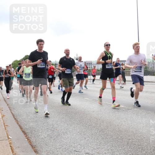 29.06.2025 - hella hamburg halbmarathon Lena Gebhardt http://msf.ph/oto/8282767 29.06.2025 10:35:24 Lombardsbrücke 14735, 11646, 1820, 13414, 18375, 12625, 12338, 1284, 6431, 1284, 1497, 1717, 1730, 1786, 1821, 1849, 2001, 2198, 2376, 2425, 2751, 2787, 3409, 3828, 3958, 4333, 4564, 4703, 4704, 4965, 5027, 5147, 5240, 5531, 5793, 6029, 6189, 6365, 6381, 6397, 6471, 6746, 6803, 6859, 6867, 7267, 7382, 7927, 8249, 8296, 8567, 9248, 9342, 9470, 9803, 9806, 10358, 10393, 10464, 10531, 10565, 10606, 10652, 11233, 11320, 11359, 11565, 11838, 11839, 11886, 12026, 12062, 12326 meine-sportfotos.de