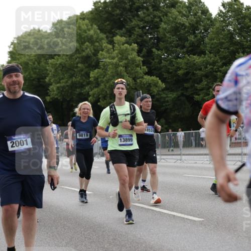 29.06.2025 - hella hamburg halbmarathon Jannik Wohlers http://msf.ph/oto/8282774 29.06.2025 10:35:19 Lombardsbrücke 1108, 1336, 1730, 1786, 2352, 2425, 2787, 2811, 2827, 3243, 3598, 4902, 5147, 5240, 6021, 6381, 6845, 6867, 7304, 7382, 8333, 9342, 9803, 9806, 9819, 10119, 10567, 10652, 12026, 12097, 12408, 12851, 12869, 13240, 13318, 13505, 13899, 14402, 14684, 15032, 16487, 17289, 17817, 17868, 17883, 17996, 17998, 18036, 18292, 18361, 18524, 18570, 18688 meine-sportfotos.de