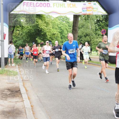29.06.2025 - hella hamburg halbmarathon MichiJ http://msf.ph/oto/8282784 29.06.2025 10:32:19 Zwischen KM18-KM19 1415, 1558, 1697, 3907, 4310, 4991, 5692, 7093, 7508, 8063, 8145, 8722, 8900, 11648, 11848, 12966, 13348, 13807 meine-sportfotos.de