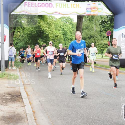 29.06.2025 - hella hamburg halbmarathon MichiJ http://msf.ph/oto/8282793 29.06.2025 10:32:19 Zwischen KM18-KM19 1415, 1558, 1697, 3907, 4310, 4991, 5692, 7093, 7508, 8063, 8145, 8722, 8900, 11648, 11848, 12966, 13348, 13807 meine-sportfotos.de