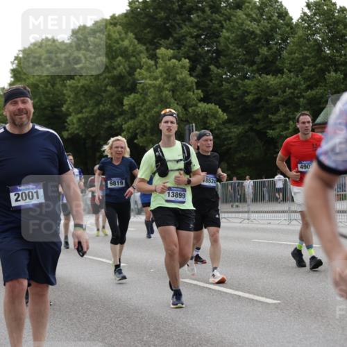 29.06.2025 - hella hamburg halbmarathon Jannik Wohlers http://msf.ph/oto/8282809 29.06.2025 10:35:19 Lombardsbrücke 1108, 1336, 1730, 1786, 2352, 2425, 2787, 2811, 2827, 3243, 3598, 4902, 5147, 5240, 6021, 6381, 6845, 6867, 7304, 7382, 8333, 9342, 9803, 9806, 9819, 10119, 10567, 10652, 12026, 12097, 12408, 12851, 12869, 13240, 13318, 13505, 13899, 14402, 14684, 15032, 16487, 17289, 17817, 17868, 17883, 17996, 17998, 18036, 18292, 18361, 18524, 18570, 18688 meine-sportfotos.de