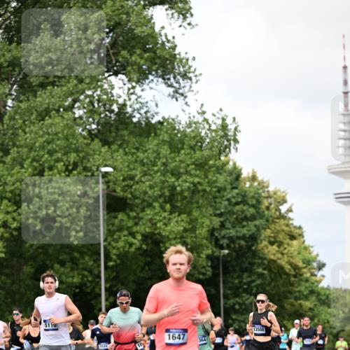 29.06.2025 - hella hamburg halbmarathon Dr. Thomas Lammeyer http://msf.ph/oto/8282892 29.06.2025 10:36:56 Kennedybrücke 1237, 1647, 1732, 2059, 2268, 2384, 2959, 3221, 3391, 3653, 3660, 3670, 3708, 3753, 4096, 4555, 5110, 5156, 5581, 5871, 6642, 6861, 7135, 7387, 7531, 7749, 7750, 7789, 8170, 8839, 8840, 8914, 9010, 9034, 9188, 9471, 9542, 9765, 9812, 10002, 10203, 10470, 10624, 10770, 11076 meine-sportfotos.de