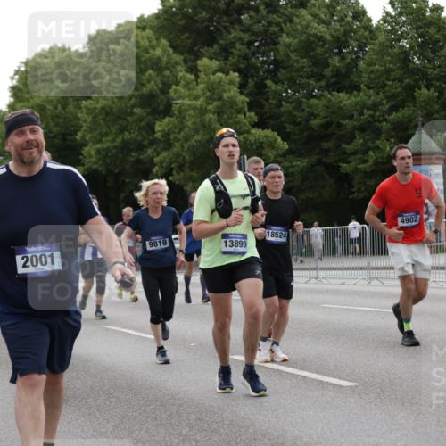 29.06.2025 - hella hamburg halbmarathon Jannik Wohlers http://msf.ph/oto/8282904 29.06.2025 10:35:19 Lombardsbrücke 1108, 1336, 1730, 1786, 2352, 2425, 2787, 2811, 2827, 3243, 3598, 4902, 5147, 5240, 6021, 6381, 6845, 6867, 7304, 7382, 8333, 9342, 9803, 9806, 9819, 10119, 10567, 10652, 12026, 12097, 12408, 12851, 12869, 13240, 13318, 13505, 13899, 14402, 14684, 15032, 16487, 17289, 17817, 17868, 17883, 17996, 17998, 18036, 18292, 18361, 18524, 18570, 18688 meine-sportfotos.de