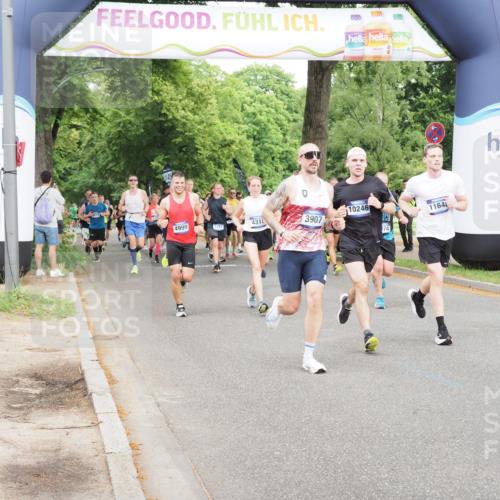 29.06.2025 - hella hamburg halbmarathon MichiJ http://msf.ph/oto/8282908 29.06.2025 10:32:21 Zwischen KM18-KM19 1415, 1697, 3004, 3907, 4310, 4999, 5692, 7093, 8063, 8722, 9374, 10246, 11648, 11848, 12966, 13348, 13807, 15535 meine-sportfotos.de
