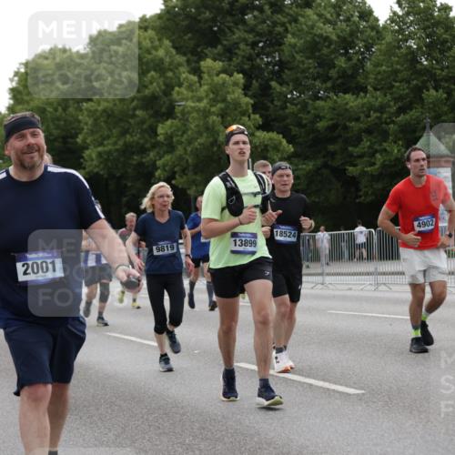 29.06.2025 - hella hamburg halbmarathon Jannik Wohlers http://msf.ph/oto/8282936 29.06.2025 10:35:19 Lombardsbrücke 1108, 1336, 1730, 1786, 2352, 2425, 2787, 2811, 2827, 3243, 3598, 4902, 5147, 5240, 6021, 6381, 6845, 6867, 7304, 7382, 8333, 9342, 9803, 9806, 9819, 10119, 10567, 10652, 12026, 12097, 12408, 12851, 12869, 13240, 13318, 13505, 13899, 14402, 14684, 15032, 16487, 17289, 17817, 17868, 17883, 17996, 17998, 18036, 18292, 18361, 18524, 18570, 18688 meine-sportfotos.de