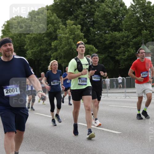 29.06.2025 - hella hamburg halbmarathon Jannik Wohlers http://msf.ph/oto/8282968 29.06.2025 10:35:19 Lombardsbrücke 1108, 1336, 1730, 1786, 2352, 2425, 2787, 2811, 2827, 3243, 3598, 4902, 5147, 5240, 6021, 6381, 6845, 6867, 7304, 7382, 8333, 9342, 9803, 9806, 9819, 10119, 10567, 10652, 12026, 12097, 12408, 12851, 12869, 13240, 13318, 13505, 13899, 14402, 14684, 15032, 16487, 17289, 17817, 17868, 17883, 17996, 17998, 18036, 18292, 18361, 18524, 18570, 18688 meine-sportfotos.de
