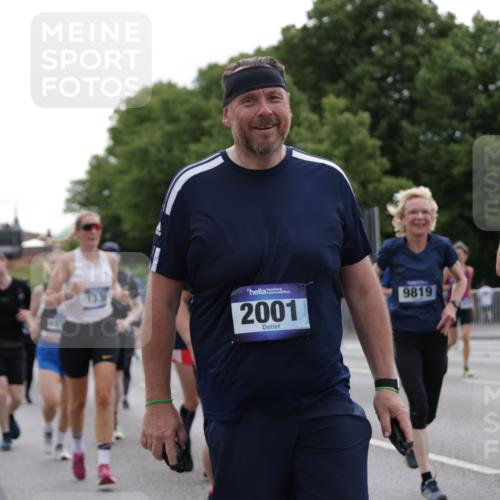29.06.2025 - hella hamburg halbmarathon Jannik Wohlers http://msf.ph/oto/8283024 29.06.2025 10:35:21 Lombardsbrücke 1108, 1336, 1730, 1786, 2352, 2425, 2787, 2811, 2827, 3243, 3598, 3990, 4902, 5147, 6021, 6381, 6845, 6867, 7304, 7382, 8333, 9342, 9432, 9744, 9803, 9806, 9819, 10119, 10567, 10652, 12026, 12097, 12408, 12430, 12851, 12869, 13240, 13318, 13505, 13899, 14402, 14684, 15032, 16487, 17289, 17817, 17868, 17996, 17998, 18036, 18292, 18361, 18524, 18541, 18570, 18688 meine-sportfotos.de