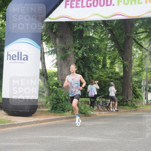 29.06.2025 - hella hamburg halbmarathon KatJ http://msf.ph/oto/8283028 29.06.2025 10:11:12 Zwischen KM18-KM19  meine-sportfotos.de