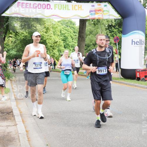 29.06.2025 - hella hamburg halbmarathon MichiJ http://msf.ph/oto/8283036 29.06.2025 10:58:18 Zwischen KM18-KM19 1020, 1051, 1981, 3020, 4583, 5036, 7014, 7017, 7257, 7277, 7278, 7279, 8275, 9917, 12456, 12938, 13370, 13683, 13835, 14413, 16241, 16554 meine-sportfotos.de