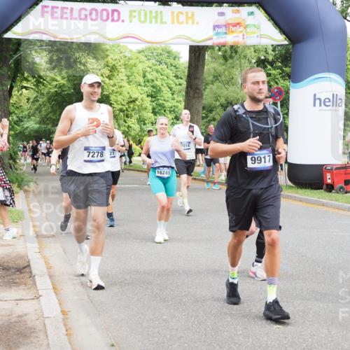 29.06.2025 - hella hamburg halbmarathon MichiJ http://msf.ph/oto/8283046 29.06.2025 10:58:18 Zwischen KM18-KM19 1020, 1051, 1981, 3020, 4583, 5036, 7014, 7017, 7257, 7277, 7278, 7279, 8275, 9917, 12456, 12938, 13370, 13683, 13835, 14413, 16241, 16554 meine-sportfotos.de