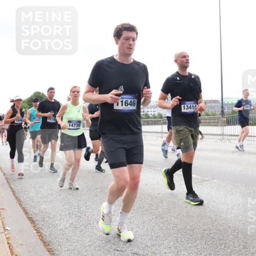 29.06.2025 - hella hamburg halbmarathon Lena Gebhardt http://msf.ph/oto/8283048 29.06.2025 10:35:25 Lombardsbrücke 1906, 10393, 15704, 14735, 11646, 1341, 3958, 1284, 1497, 1717, 1730, 1786, 1821, 1849, 2001, 2198, 2376, 2425, 2751, 2787, 3409, 3828, 3958, 4333, 4564, 4703, 4704, 4965, 5027, 5147, 5240, 5531, 5793, 6029, 6189, 6365, 6381, 6397, 6471, 6746, 6803, 6859, 6867, 7267, 7382, 7927, 8249, 8296, 8567, 9248, 9342, 9470, 9803, 9806, 10358, 10393, 10464, 10531, 10565, 10606, 10652, 11233, 11320, 11359, 11565, 11838, 11839, 11886, 12026, 12062, 12326 meine-sportfotos.de