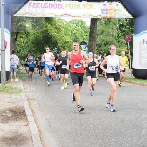 29.06.2025 - hella hamburg halbmarathon MichiJ http://msf.ph/oto/8283051 29.06.2025 10:32:22 Zwischen KM18-KM19 1415, 1697, 3004, 3907, 4310, 4981, 4999, 5692, 7005, 7093, 8063, 8722, 9374, 10246, 11648, 11848, 12966, 13807, 15535 meine-sportfotos.de
