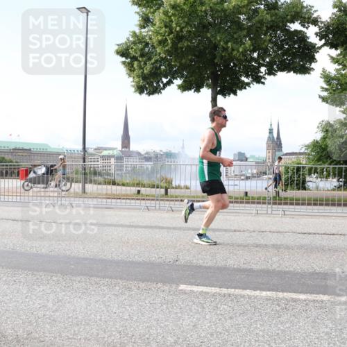 29.06.2025 - hella hamburg halbmarathon Lena Gebhardt http://msf.ph/oto/8283071 29.06.2025 10:11:39 Lombardsbrücke 1328, 1531, 1723, 1866, 1992, 3363, 3837, 4227, 5254, 5379, 5605, 7571, 8115, 8171, 8206, 8207, 8368, 8807, 8810, 9119, 9191, 9428, 10042, 10196, 10372, 10428, 11149, 11321, 11507, 11755, 11917, 12286, 12473, 13177, 13203, 13603, 13939, 13958, 14008, 14149, 14384, 15252, 15797, 15908, 15945, 16383, 17080, 17142, 17638, 17774, 17787, 17866, 18261, 18278, 18382, 19172, 19241 meine-sportfotos.de