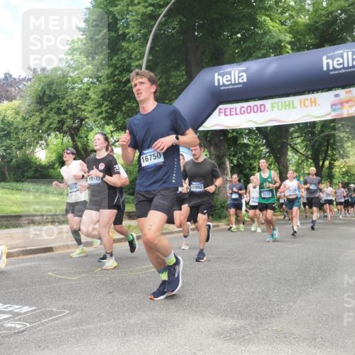 29.06.2025 - hella hamburg halbmarathon KatJ http://msf.ph/oto/8283080 29.06.2025 10:40:57 Zwischen KM18-KM19 1502, 2070, 2099, 2884, 3103, 3310, 4189, 4299, 4938, 6762, 6994, 7147, 7478 meine-sportfotos.de